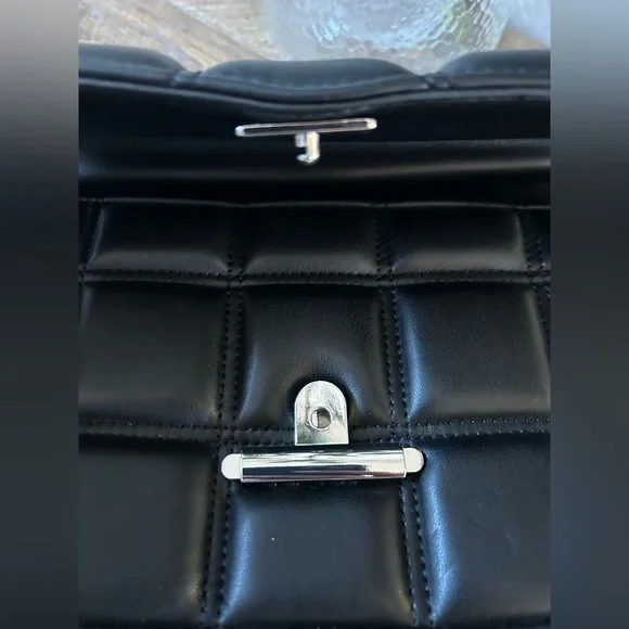 TOPSHOP BLACK QUILTED DUAL SHOULDER CROSSBODY BAG - Picture 5 of 7